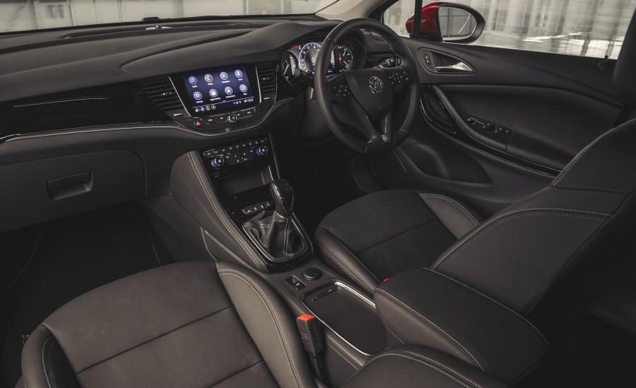Интерьер Vauxhall Astra 2019 года  (фото 16 из 40)